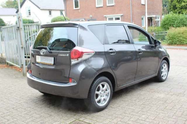 Toyota Verso S (2015) thumbnail 5