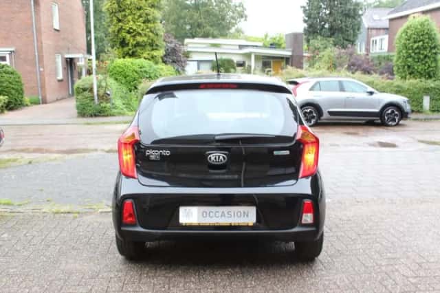 Kia Picanto (2016) thumbnail 4