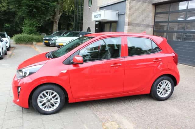 Kia Picanto (2021) thumbnail 2