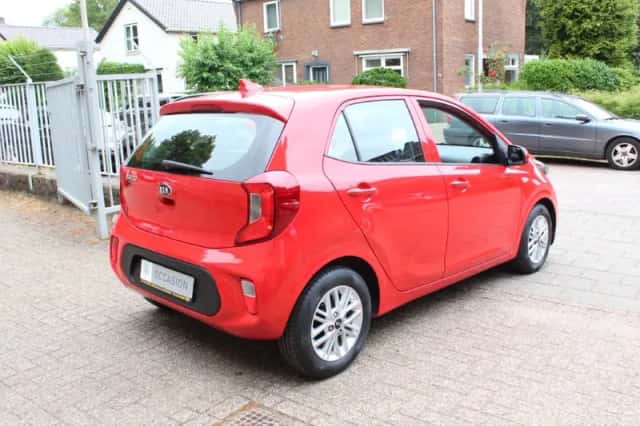 Kia Picanto (2021) thumbnail 5