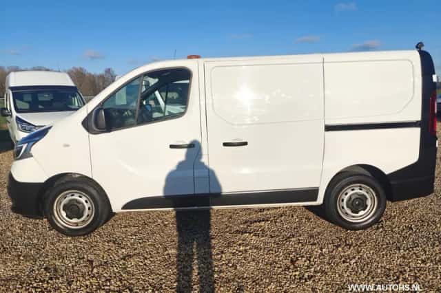 Renault Trafic (2021) thumbnail 3