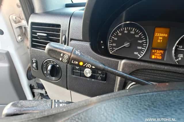 Mercedes-Benz Sprinter (2016) thumbnail 21