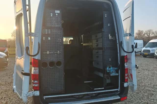 Mercedes-Benz Sprinter (2016) thumbnail 23