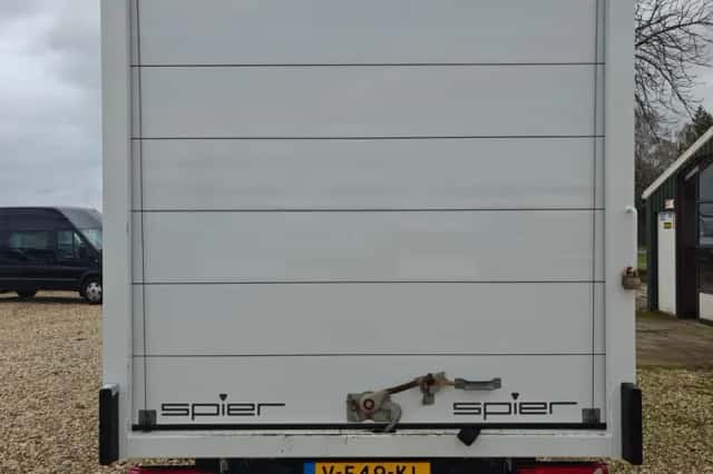 Mercedes-Benz Sprinter (2017) thumbnail 4