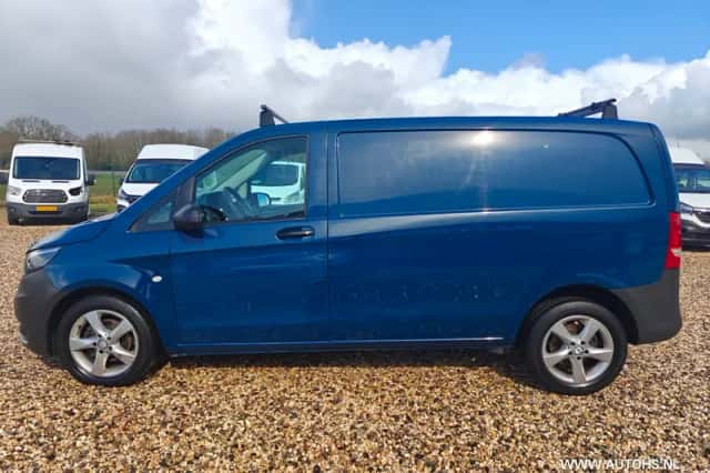 Mercedes-Benz Vito (2017) thumbnail 3
