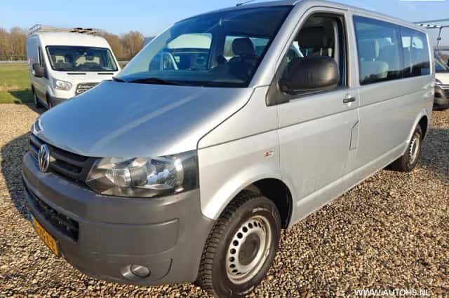 Volkswagen Transporter (2010) thumbnail 2