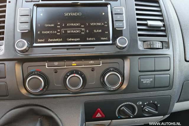 Volkswagen Transporter (2010) thumbnail 13