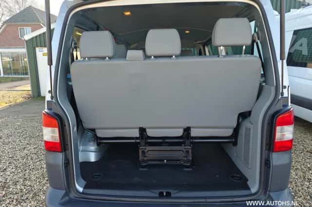 Volkswagen Transporter (2010) thumbnail 16