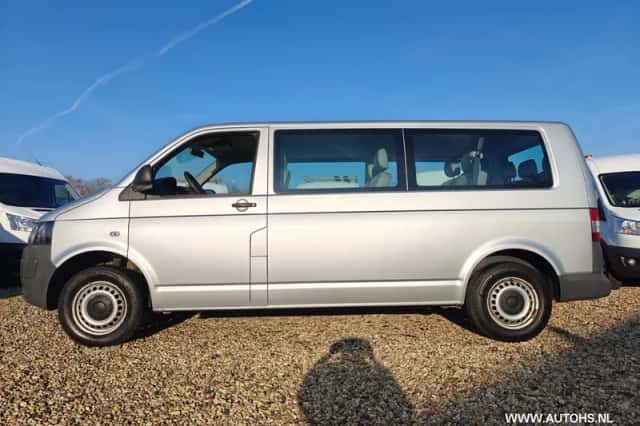 Volkswagen Transporter (2010) thumbnail 3