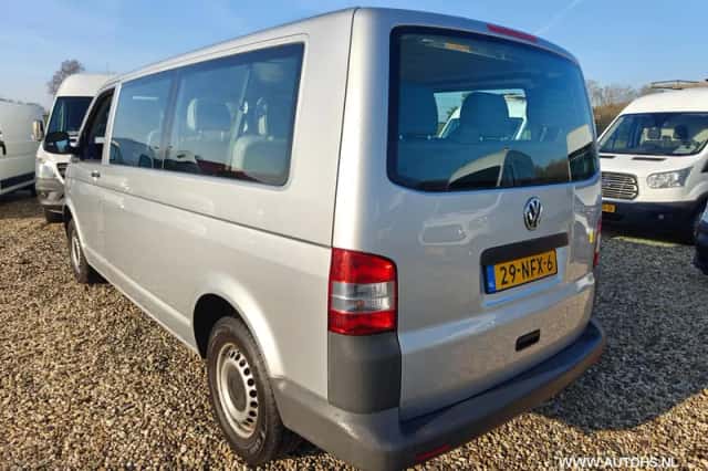 Volkswagen Transporter (2010) thumbnail 4