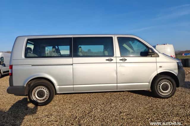 Volkswagen Transporter (2010) thumbnail 7