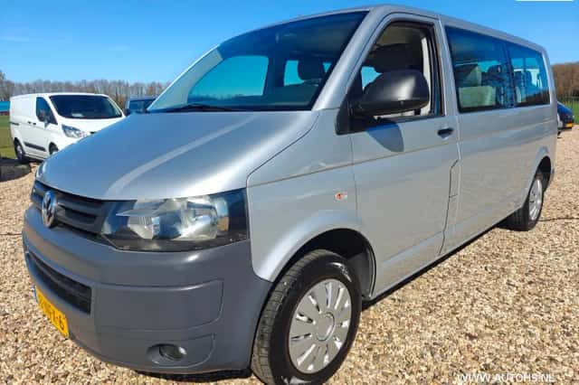 Volkswagen Transporter (2010) thumbnail 2