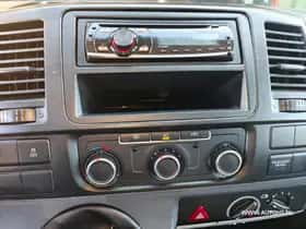 Volkswagen Transporter (2010) thumbnail 12