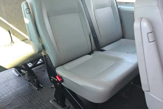 Volkswagen Transporter (2010) thumbnail 20