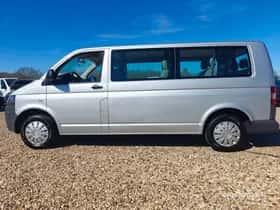 Volkswagen Transporter (2010) thumbnail 3