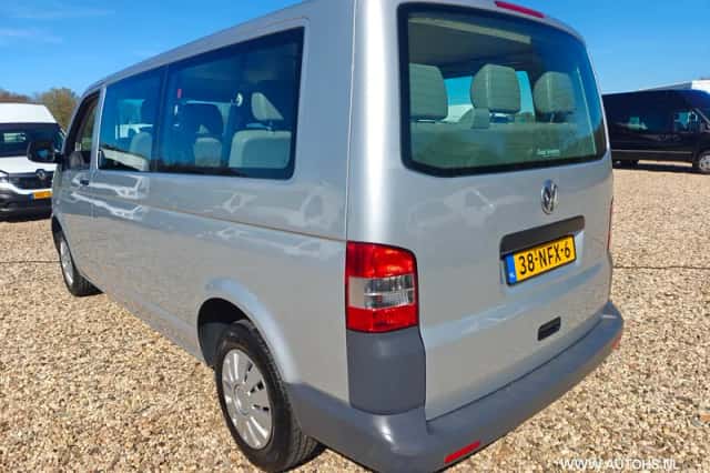 Volkswagen Transporter (2010) thumbnail 5