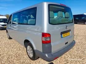 Volkswagen Transporter (2010) thumbnail 5