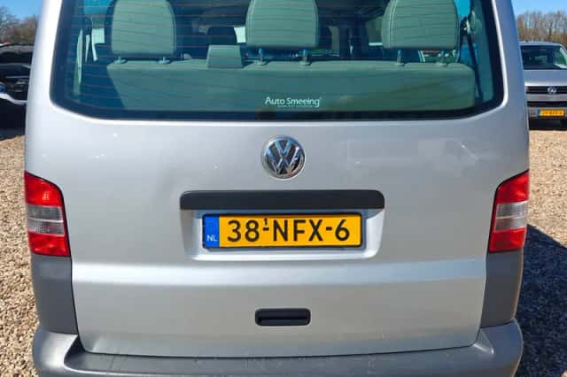 Volkswagen Transporter (2010) thumbnail 6
