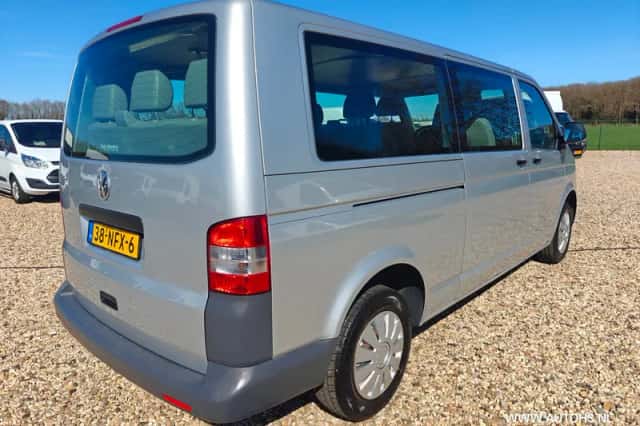 Volkswagen Transporter (2010) thumbnail 7