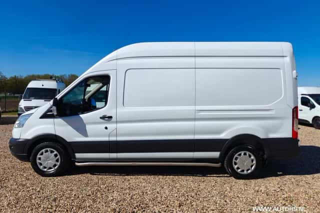 Ford Transit (2018) thumbnail 3