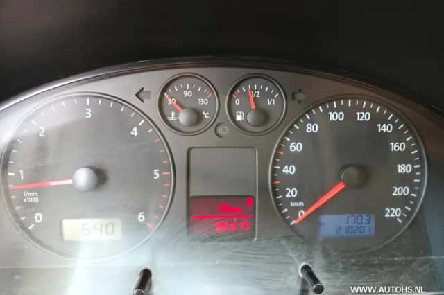 Volkswagen Transporter (2009) thumbnail 11