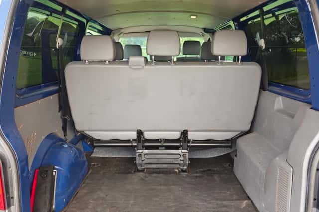 Volkswagen Transporter (2009) thumbnail 17