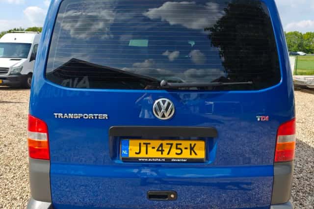 Volkswagen Transporter (2009) thumbnail 6