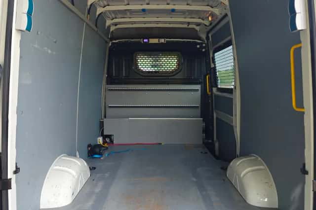Volkswagen Crafter (2018) thumbnail 21