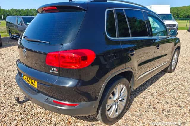 Volkswagen Tiguan (2014) thumbnail 13