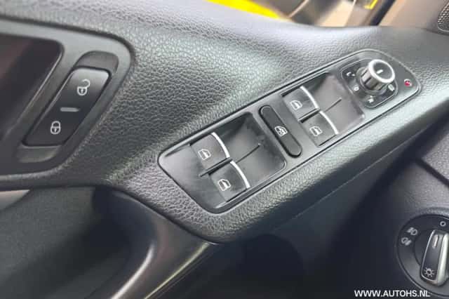 Volkswagen Tiguan (2014) thumbnail 15