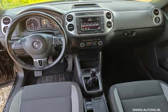 Volkswagen Tiguan (2014) thumbnail 18