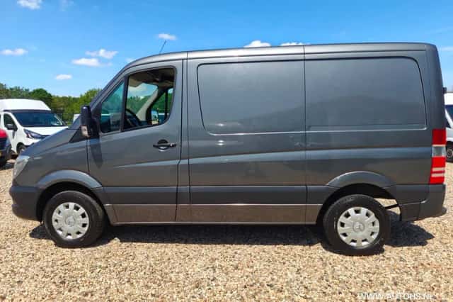 Mercedes-Benz Sprinter (2013) thumbnail 3