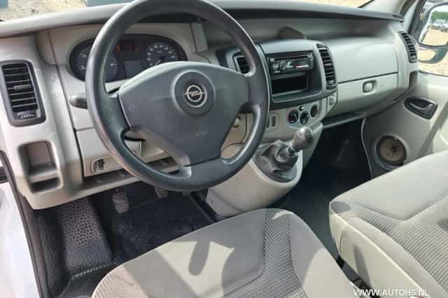 Opel Vivaro (2008) thumbnail 13