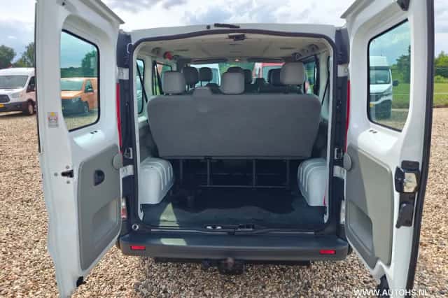 Opel Vivaro (2008) thumbnail 18