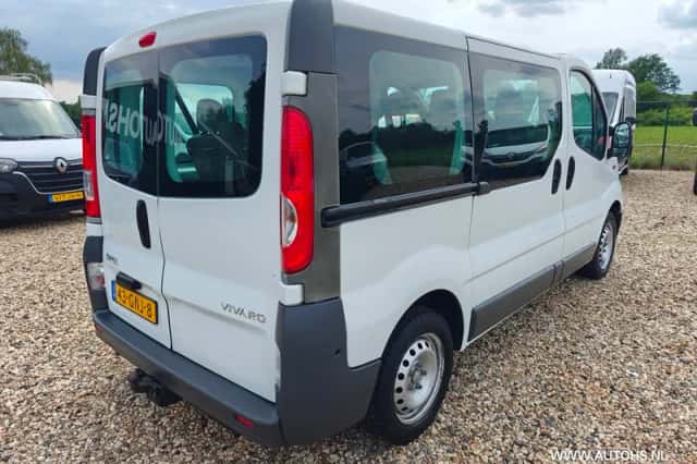 Opel Vivaro (2008) thumbnail 7