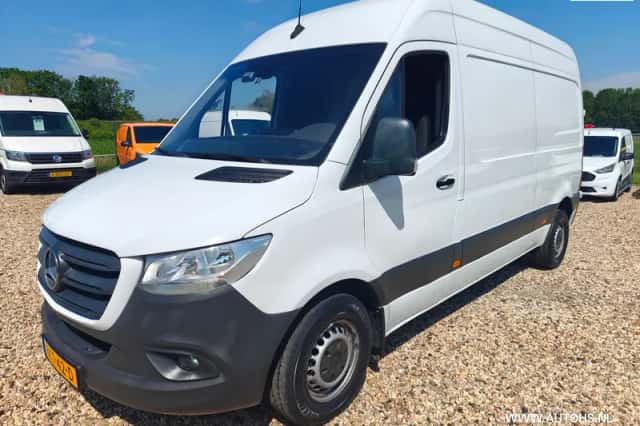 Mercedes-Benz Sprinter (2020) thumbnail 2