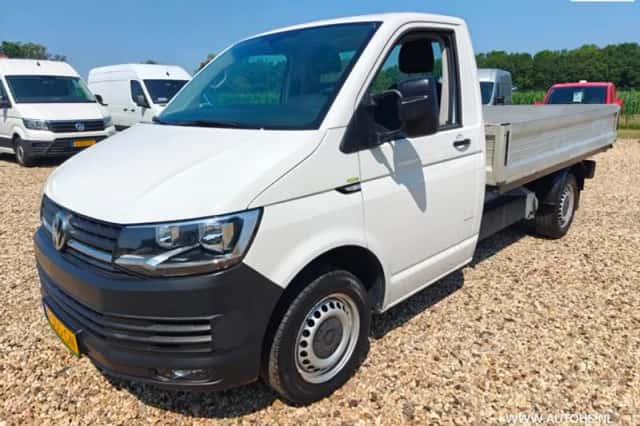 Volkswagen Transporter (2017) thumbnail 1