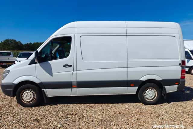 Mercedes-Benz Sprinter (2012) thumbnail 3