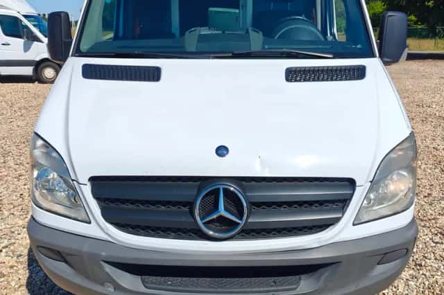 Mercedes-Benz Sprinter (2012) thumbnail 4