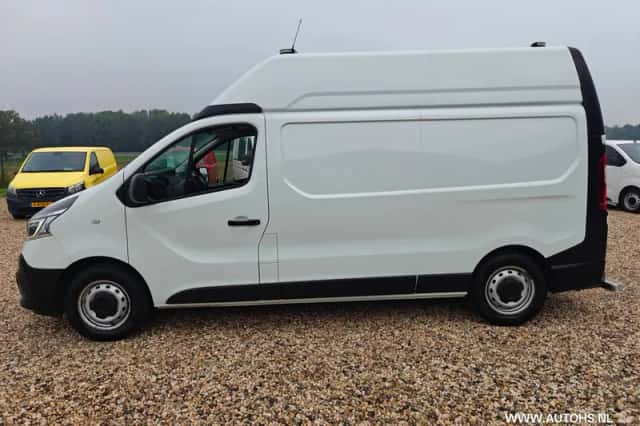 Renault Trafic (2021) thumbnail 2