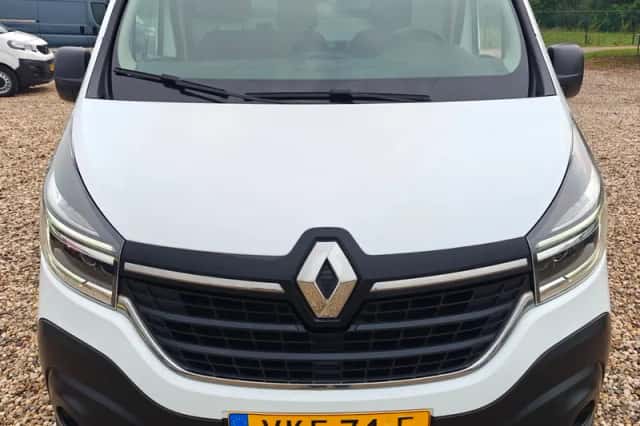Renault Trafic (2021) thumbnail 3