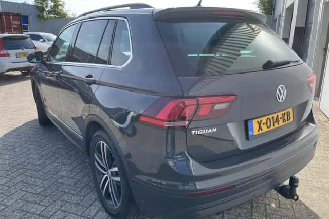 Volkswagen Tiguan (2018) thumbnail 4