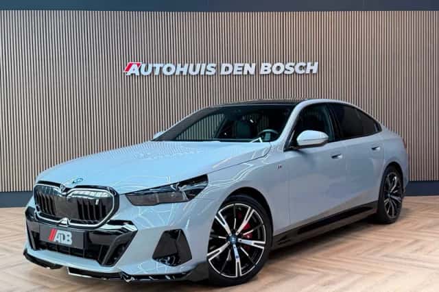 BMW i5 (2024) thumbnail 1