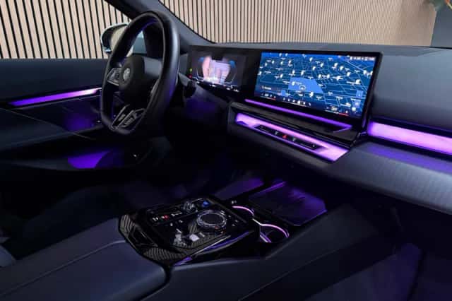 BMW i5 (2024) thumbnail 5