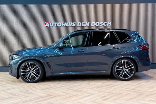 BMW X5 (2022) thumbnail 3