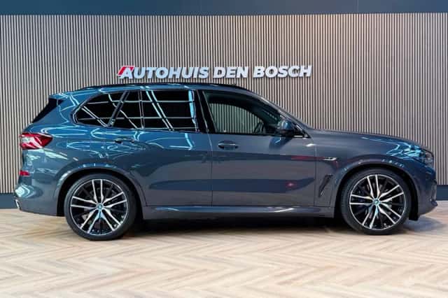 BMW X5 (2022) thumbnail 4