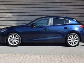 Mazda 3 (2016) thumbnail 5