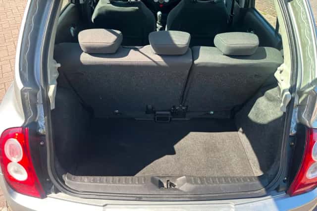 Nissan Micra (2006) thumbnail 3