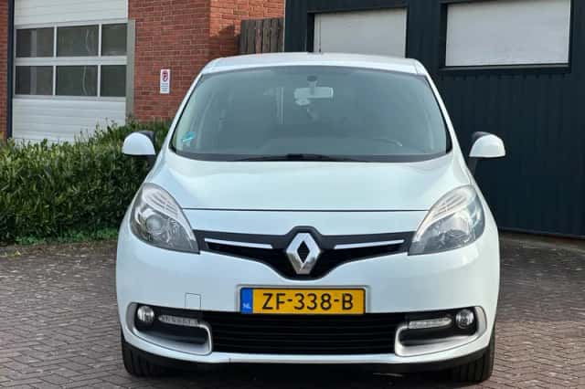 Renault Grand Scénic (2016) thumbnail 3