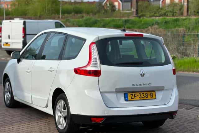 Renault Grand Scénic (2016) thumbnail 8